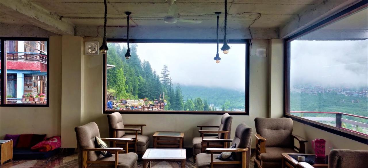 Cafe Monkbase- Food And Stay Manali  Exterior photo